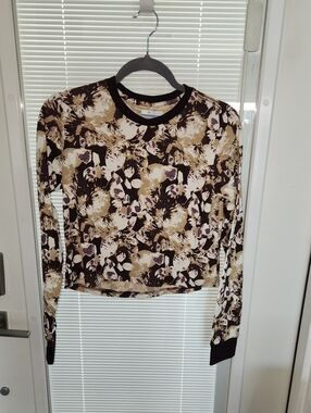 Columbia Floral Long-Sleeve Crop Top